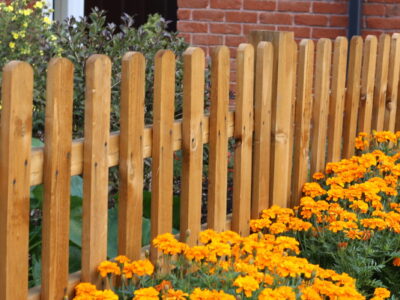 Local fencing repair company in Flamstead